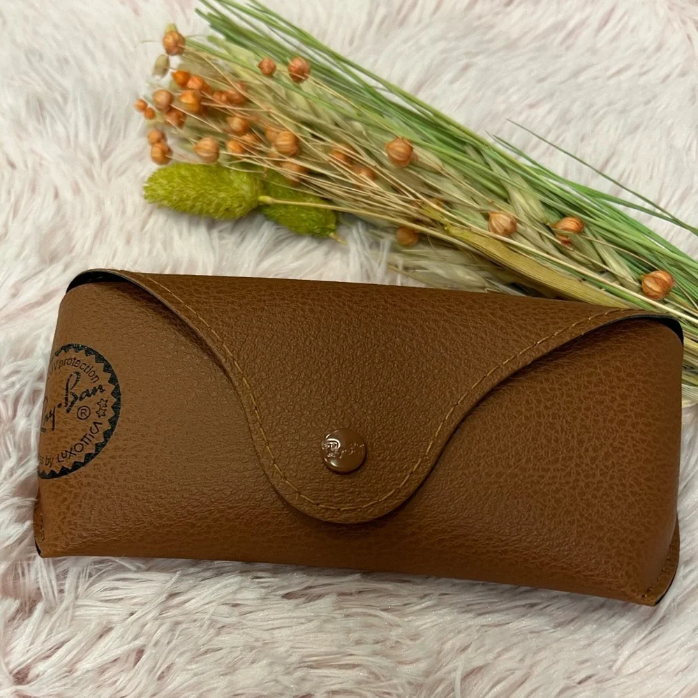 Ray-Ban sunglass case - Picture 1 of 7
